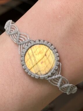 b-01 Handmade labradorite macramé bracelet